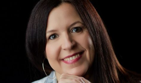 Andrea Simon 