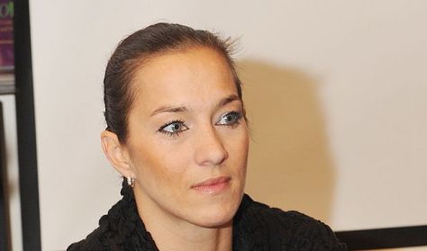 Fésűs Nelly Fésűs Nelly