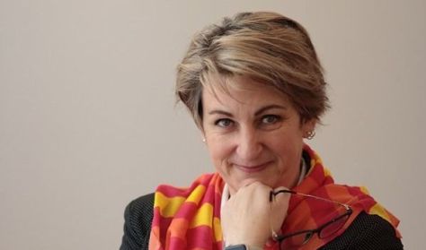 Réka Lenkefi Réka Lenkefi