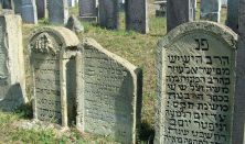 Beyond Budapest: Elhagyatott zsidó temetőben