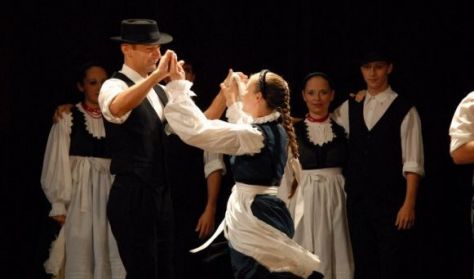 Folklór előadás/Hungarian Dance Performance - Duna Művészegyüttes