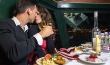 Késő esti hajós városnézés svédasztalos vacsorával és élőzenével a Dunán/Night Dinner&Cruise