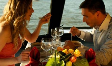Hajós városnézés svédasztalos ebéddel a Dunán/ Lunch&Cruise on the Danube