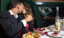 Késő esti hajós városnézés svédasztalos vacsorával és élőzenével a Dunán