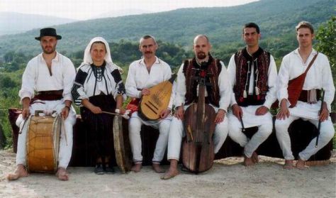 A Tatros Együttes moldvai és gyimesi táncháza