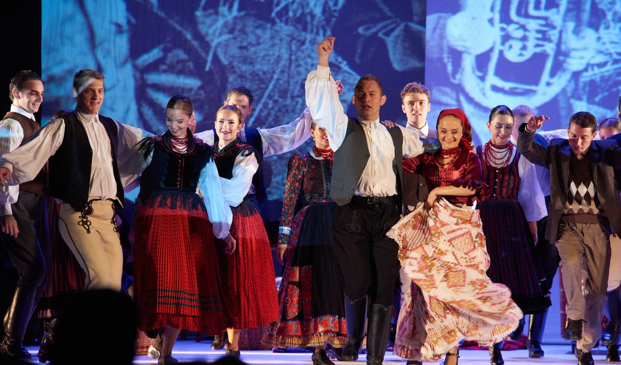 Magyar Állami Népi Együttes - Kolozsvári piactéren