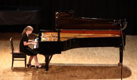 Konzis koncertek - Remekművek és különlegességek 2 és 4 kézre - A zongora tanszak hangversenye