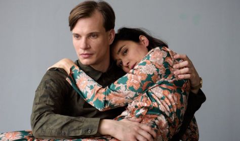 Trojka Színházi Társulás: Anna Karenina befejezetlen története - Love is the answer Trojka Színházi Társulás: Anna Karenina befejezetlen története - Love is the answer