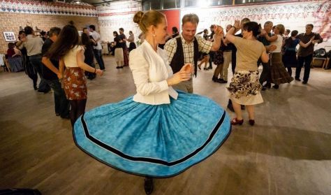 TÁNCTANÍTÁS: Vajdaszentiványi táncok TÁNCTANÍTÁS: Vajdaszentiványi táncok