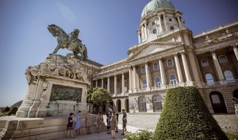 Mesterművek panorámával - Séta a Magyar Nemzeti Galéria történetéről a kupola látogatásával Mesterművek panorámával - Séta a Magyar Nemzeti Galéria történetéről a kupola látogatásával