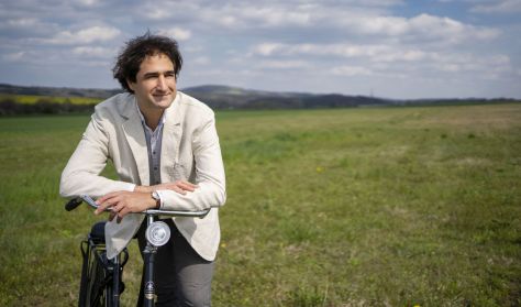 HALLGASSON FÜLEIRE! 2. rész. Érzékenység és érzékiség HALLGASSON FÜLEIRE! 2. rész. Érzékenység és érzékiség