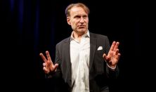 Háy János: A cégvezető-közönségtalálkozóval