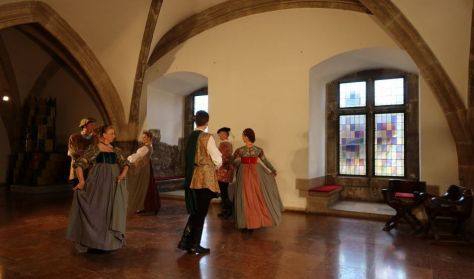 Udvari táncok, udvari pletykák - Company Canario historikus táncelőadása és táncháza