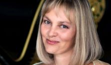 Vigh Andrea hárfaestje – „MVM Koncertek” – „Hullámok játéka”