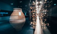 Kurátori tárlatvezetés - Kerámiatér / Curator guided tour - Ceramic space