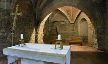 Gyógyító füvek a középkori királyi palotában - lazító tárlatvezetés teázással és hangfürdővel