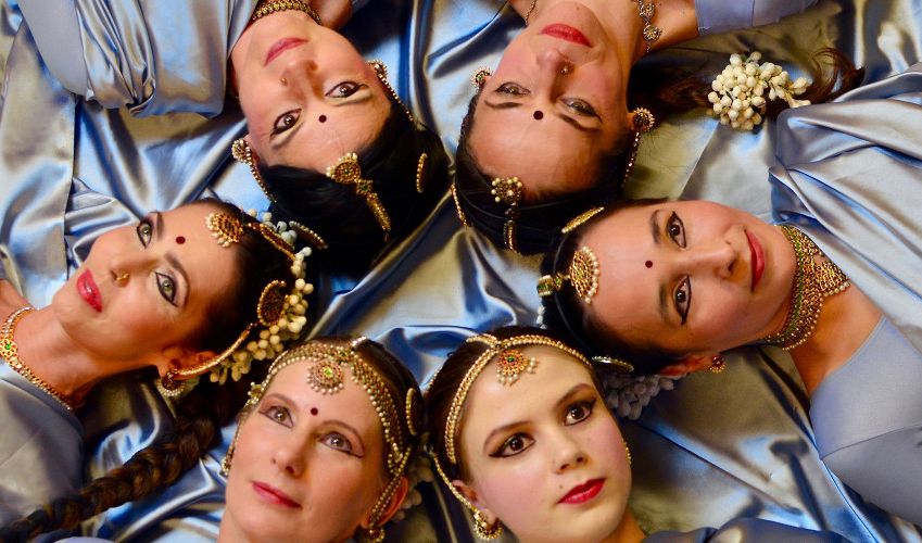 Az Úton • Sivasakti Kalánanda Táncszínház