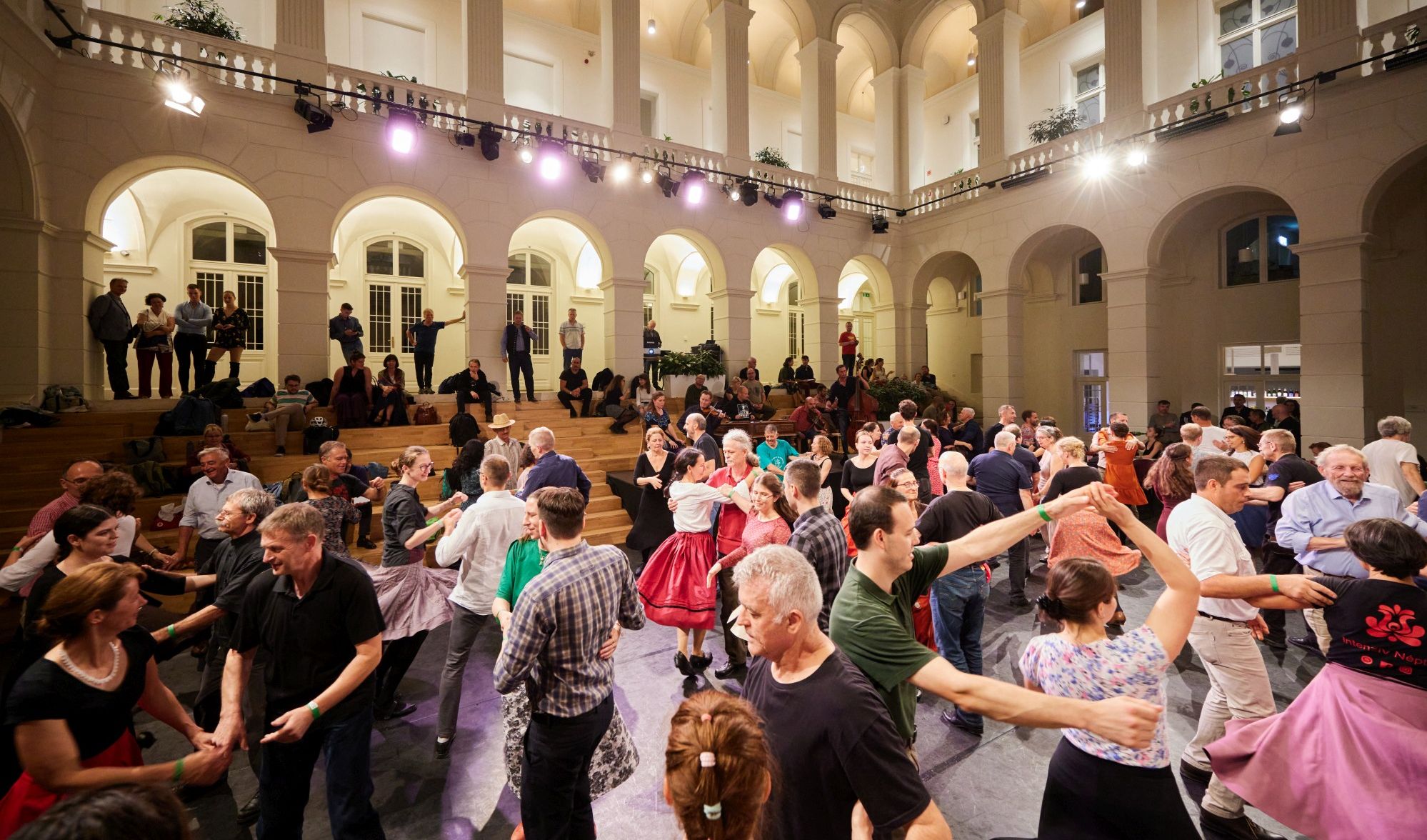 Táncház a Hagyományok Házában (21-01h)