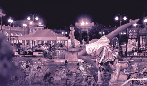 Késő esti koncert a Széchenyi fürdő partján Késő esti koncert a Széchenyi fürdő partján