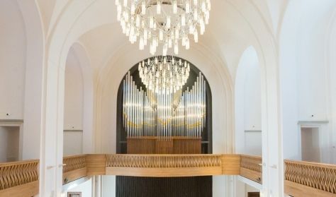 Légyott a királynővel - Épülettörténeti sétával egybekötött hangszerbemutató és minikoncert