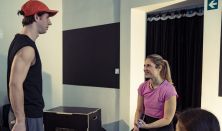 KÁIN ÉS ÁBEL RINGBE SZÁLL