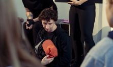 KÁIN ÉS ÁBEL RINGBE SZÁLL