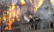 A Notre-Dame lángokban (Notre-Dame brûle)