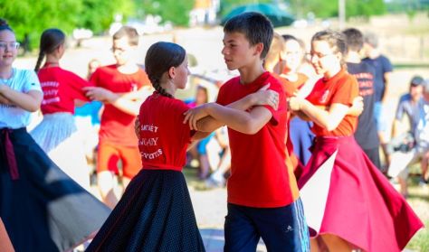 SUPRIK-KISBETYÁR néptánctábor SUPRIK-KISBETYÁR néptánctábor