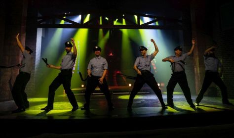 25/26 Alul semmi vjb.