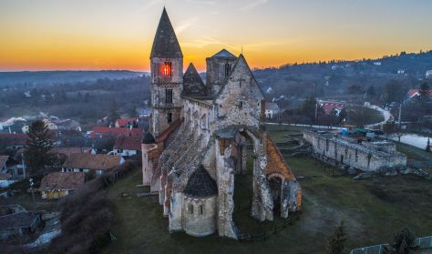 HORTUS CONCLUSUS - A LEGBELSŐ KERT HORTUS CONCLUSUS - A LEGBELSŐ KERT