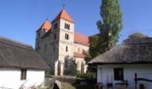 Pünkösdölő az Ócsai Tájházban