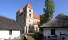 Tanmesék a tájházból