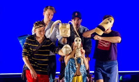 ITT, OTT ÉS MINDENHOL