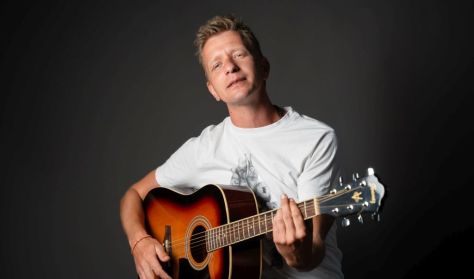 K H J – Egy személyes, egyszemélyes koncert K H J – Egy személyes, egyszemélyes koncert