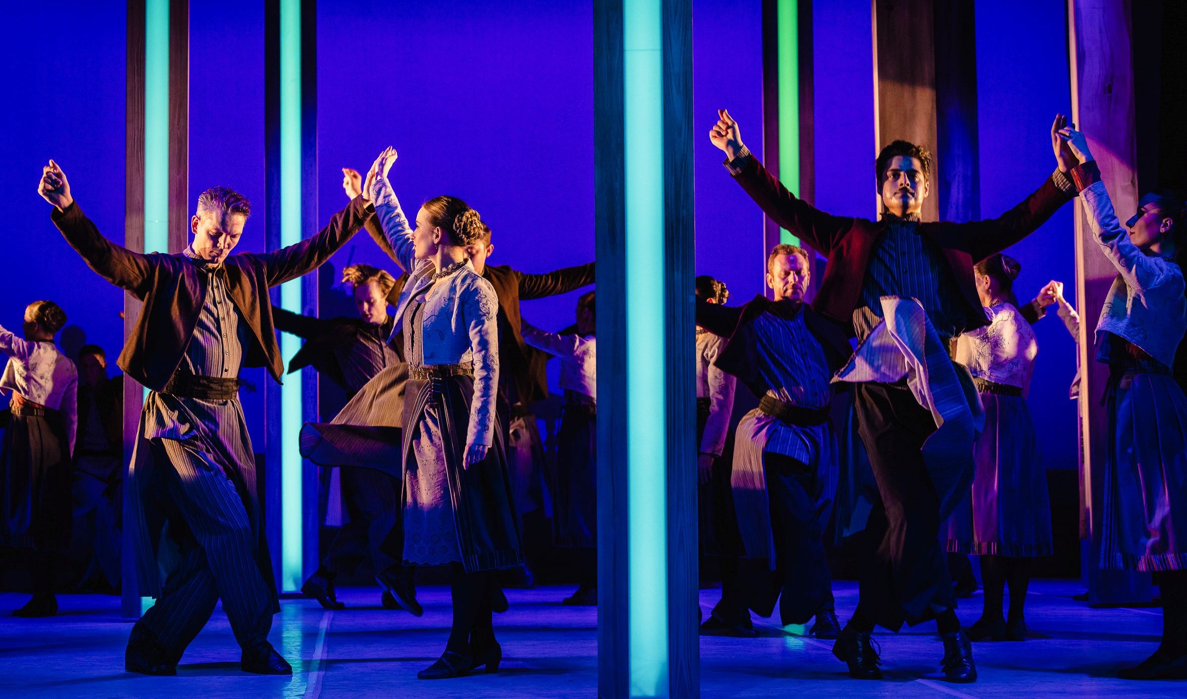 Magyar Állami Népi Együttes - Szarvasének