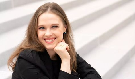 SZÍNEK ÉS ÁRNYAK SZÍNEK ÉS ÁRNYAK