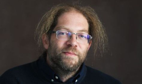 Irodalmi kávéház – Varró Dániel Irodalmi kávéház – Varró Dániel