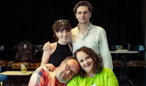 Felső szomszédok - Schneider Zoltán, Balázs Andrea, Nyomárkay Zsigmond, László Rebeka e.h.