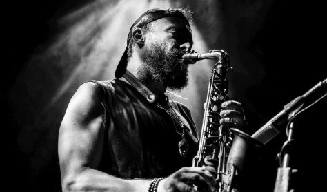 Korhan Futaci feat. Aleaxander Hawkins (TR/UK) Korhan Futaci feat. Aleaxander Hawkins (TR/UK)