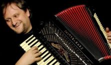 Orosz Zoltán harmonikaművész és Barátai újévi koncertje