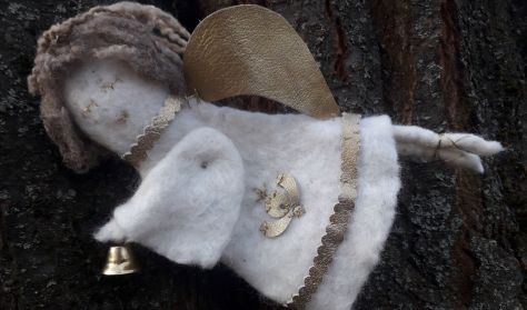 Ajándékkészítő műhely - Nemezkészítés (bőr-nemez angyal)