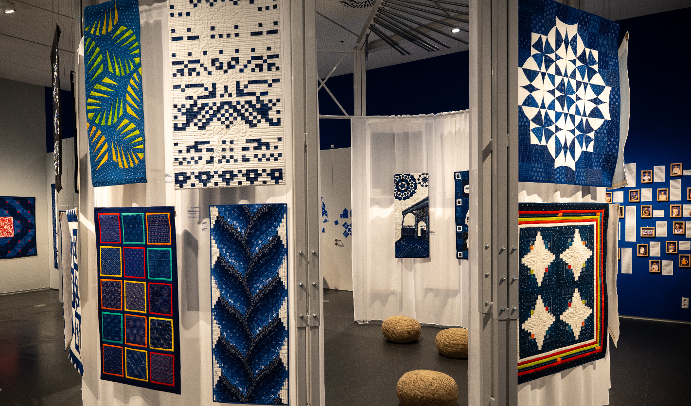 Kurátori tárlatvezetés - Foltvarrás kékben