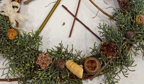 Adventi foglalkozás - gyékényből készült ablak- és ajtódíszek