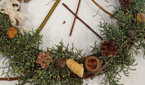 Adventi ajtódísz, kopogtató készítő workshop a Guzsalyas Műhellyel