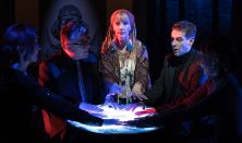 25/26 Vidám kísértet