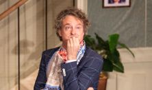 Robin Hawdon: SZERETŐBŐL EGY IS SOK