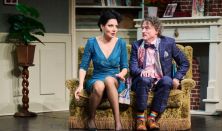 Robin Hawdon: SZERETŐBŐL EGY IS SOK