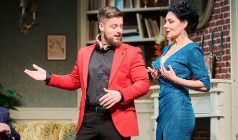 Robin Hawdon: SZERETŐBŐL EGY IS SOK