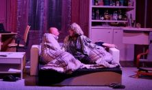 A FAL ADJA A MÁSIKAT - avagy Közjegyző az emeleten