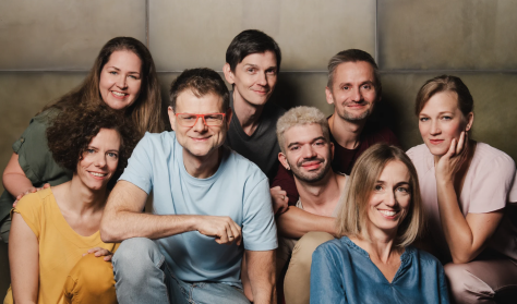 Momentán in English feat. Lisa Lynn